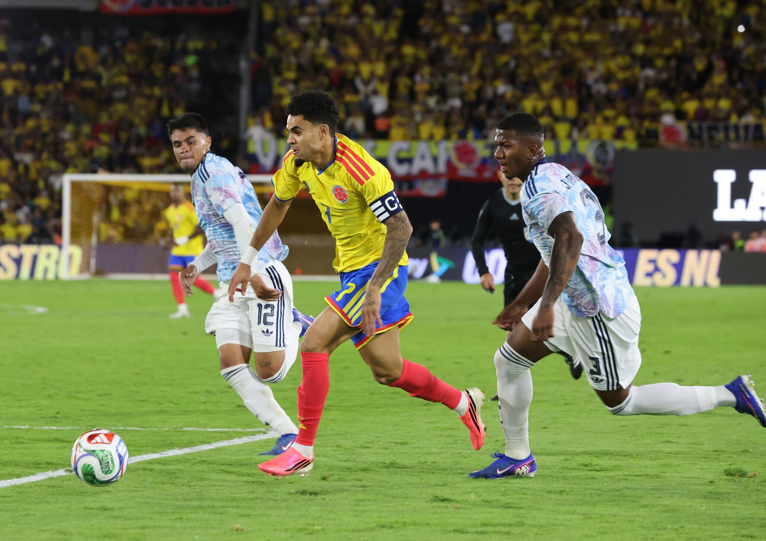 Luis Díaz jugada