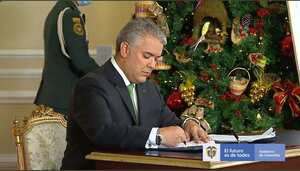 El jefe de Estado firmó ese proceso en medio de la Comisión Nacional de Competitividad, que se llevó a cabo en la Casa de Nariño.