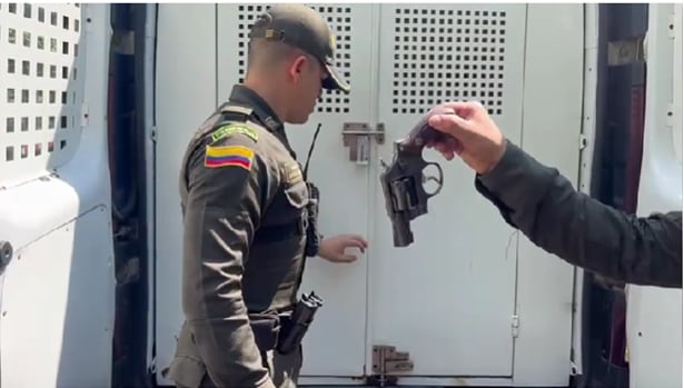 El agresor fue hallado con el arma de fuego en mano.