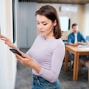 En general, los dispositivos inteligentes pueden ser una herramienta valiosa para ahorrar energía en el hogar si se utilizan de manera responsable.