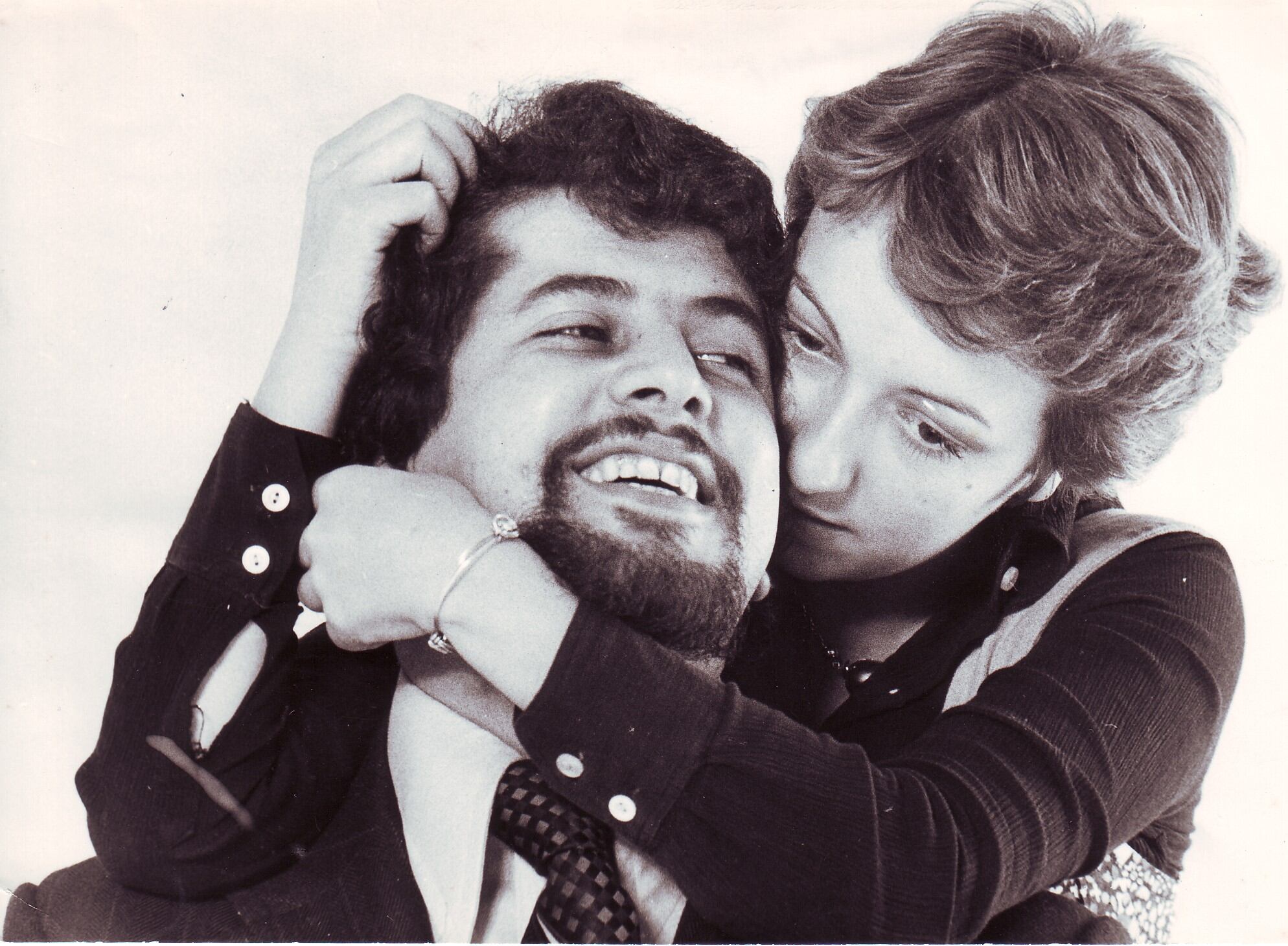 Se enamoró de Guiomar Jaramillo cuando grababa la telenovela La Vorágine, en 1972. Ella era estudiante de la Universidad Jorge Tadeo Lozano de Bogotá.