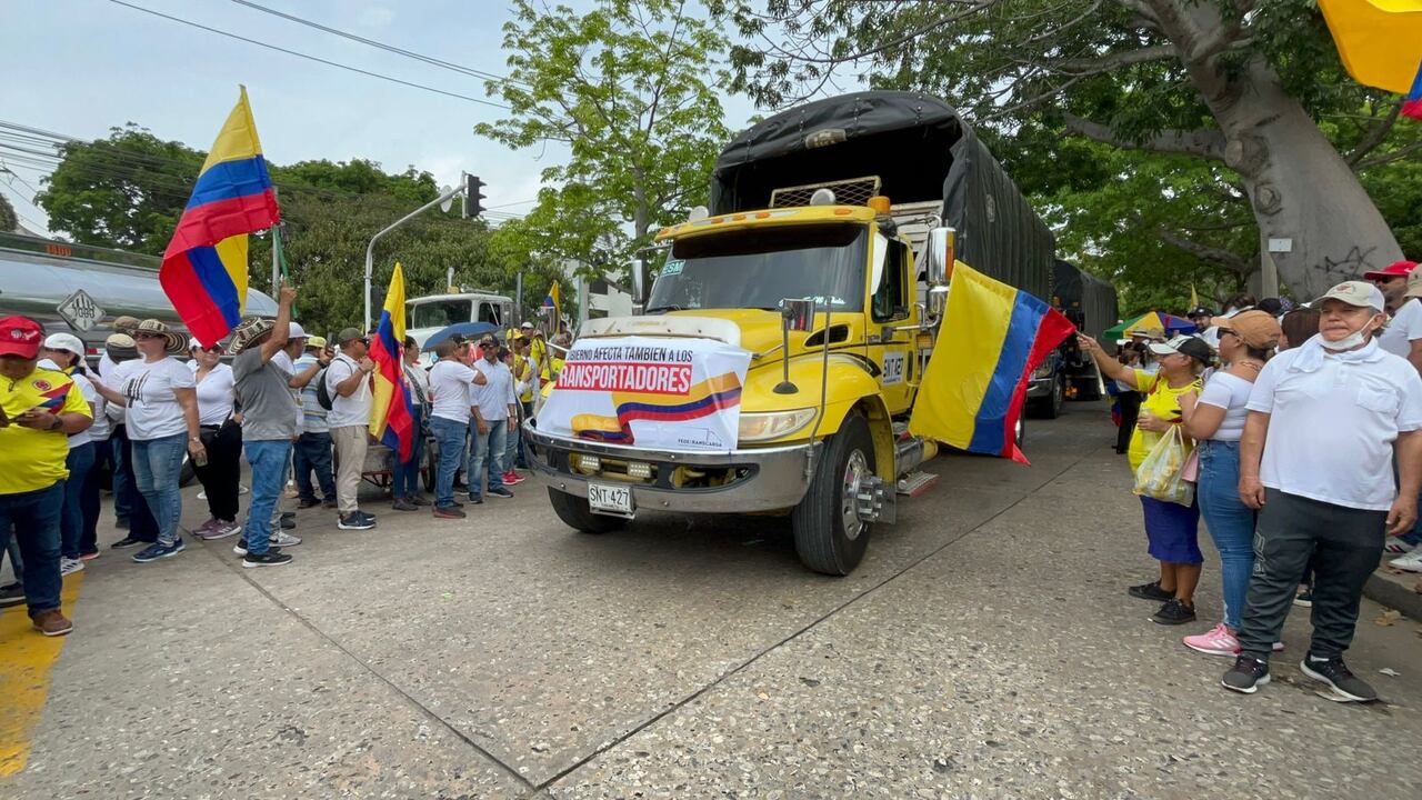 MARCHAS 21 DE ABRIL EN CONTRA DEL GOBIERNO DEL PRESIDENTE GUSTAVO PETRO EN BARRANQUILLA