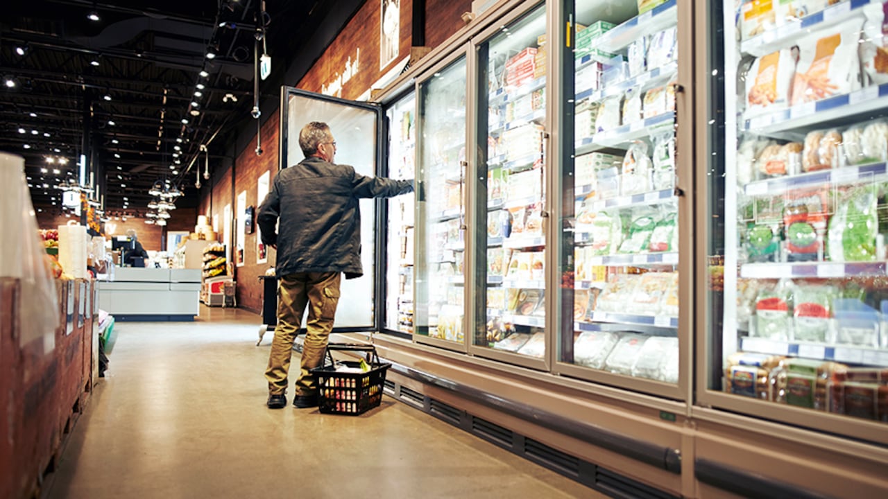 Confinamientos y menores ingresos hacen que cada vez más personas quieran trasladar la experiencia del restaurante a su casa.