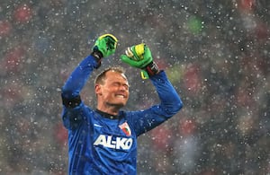 El portero Alexander Manninger, de Augsburgo, reacciona durante el partido de la Bundesliga entre el FC Augsburg y 1899 Hoffenheim en el SGL Arena el 1 de febrero de 2015 en Augsburgo, Alemania