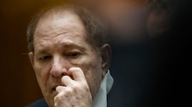 Harvey Weinstein en un juicio que se lleva a cabo en Los Ángeles por supuestos abusos sexuales que cometió
