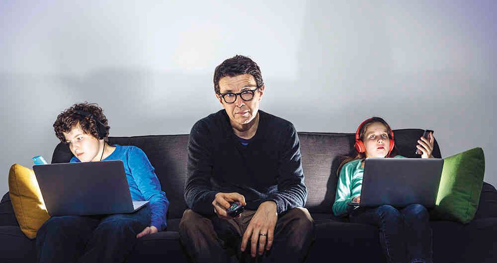 Los padres son responsables de los contenidos que ven sus hijos en redes sociales