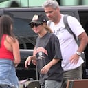 Shakira de regreso a Barcelona con presencia de su hermano Tonino.