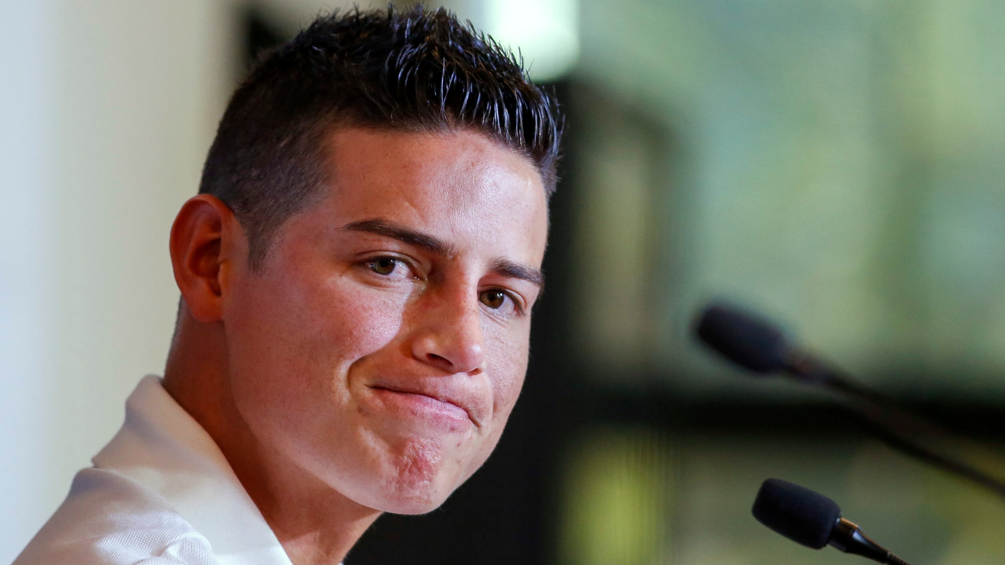 James Rodríguez en rueda de prensa con el São Paulo de Brasil.