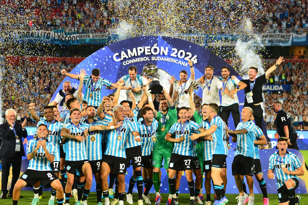 Racing se corona campeón de la Copa Sudamericana por primera vez en su historia.