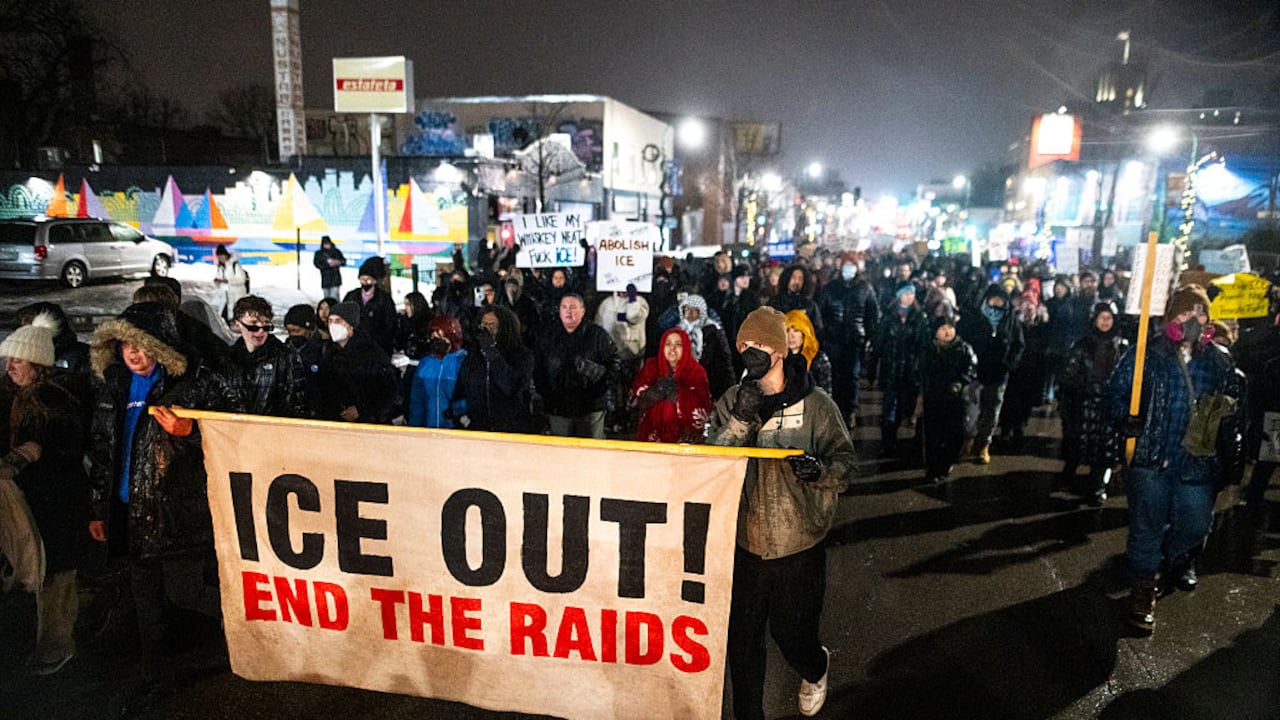 En varias ciudades de Minnesota se han conglomerado a protestar en contra del ICE.