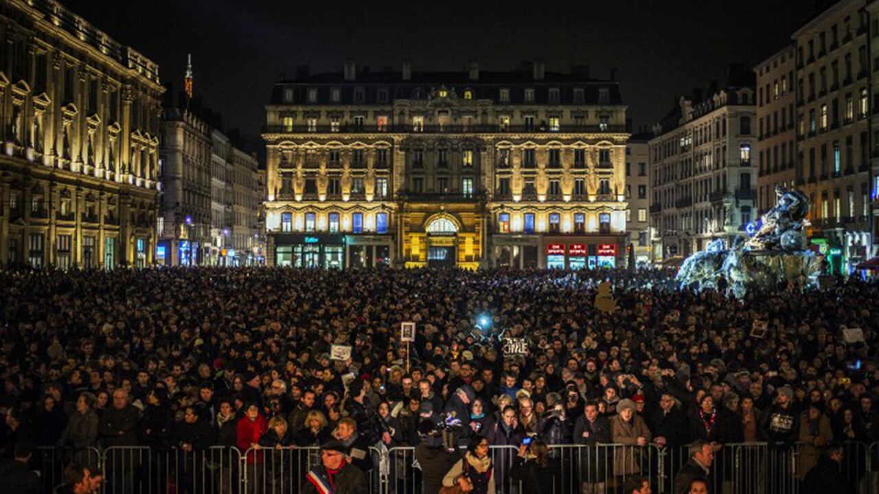 Una de las marchas en París luego del atentado.