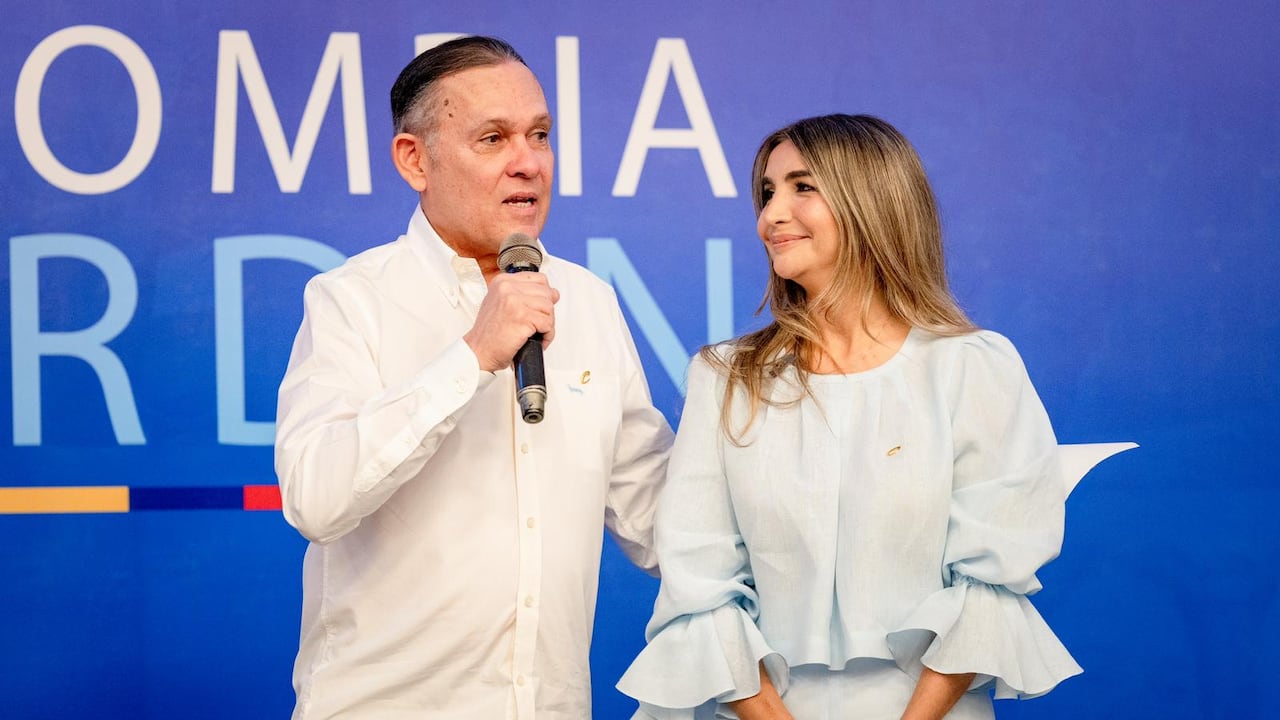 El senador Efraín Cepeda aseguró que hay una "toma petrista" al Partido Conservador.