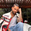 El artista se las ingenió para asistir a un evento y que no lo reconocieran.