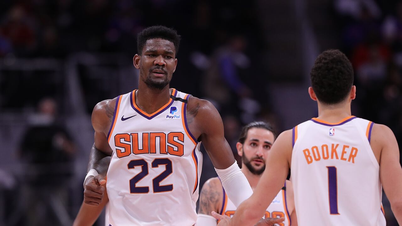 Phoenix Suns oficializa nuevos jugadores.