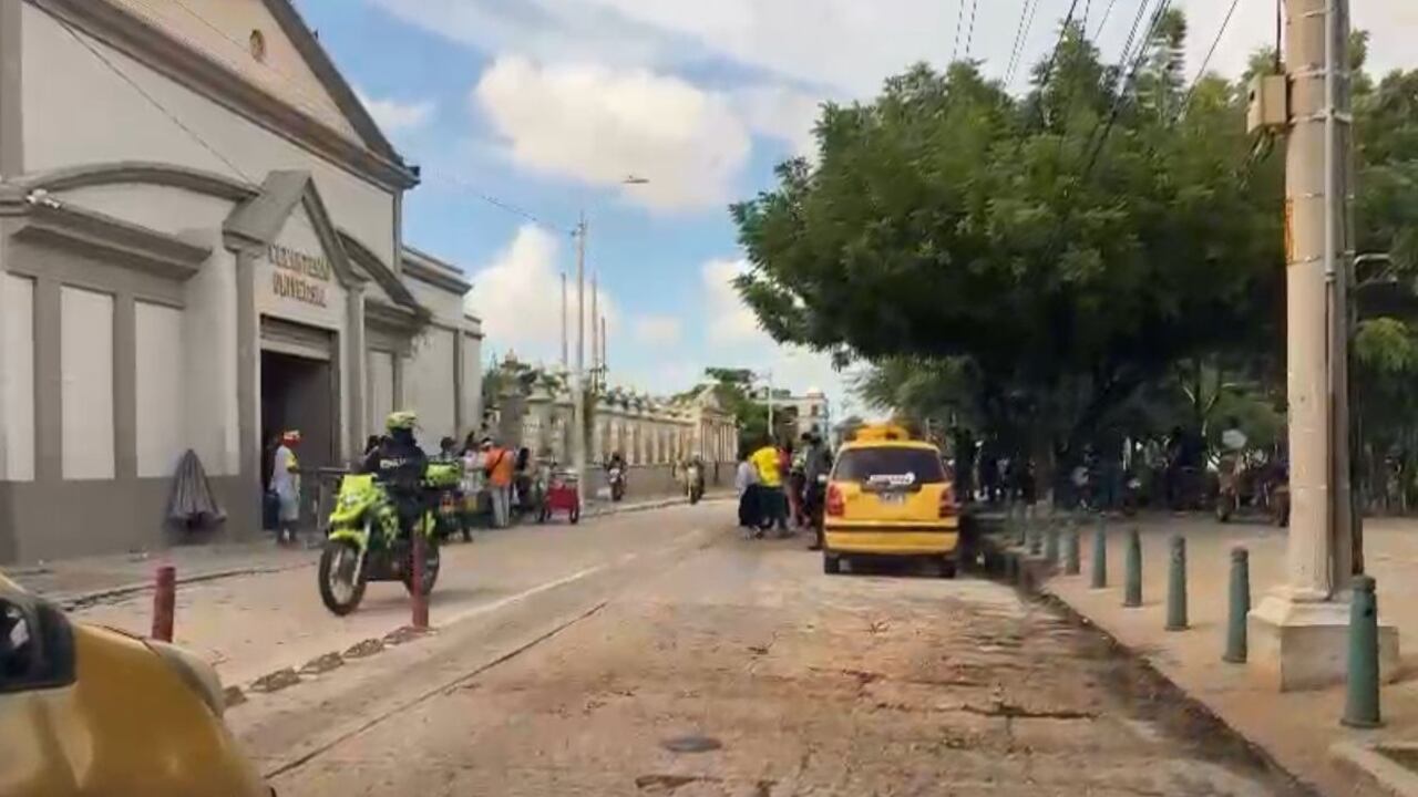 Balacera en Cementerio Universal.