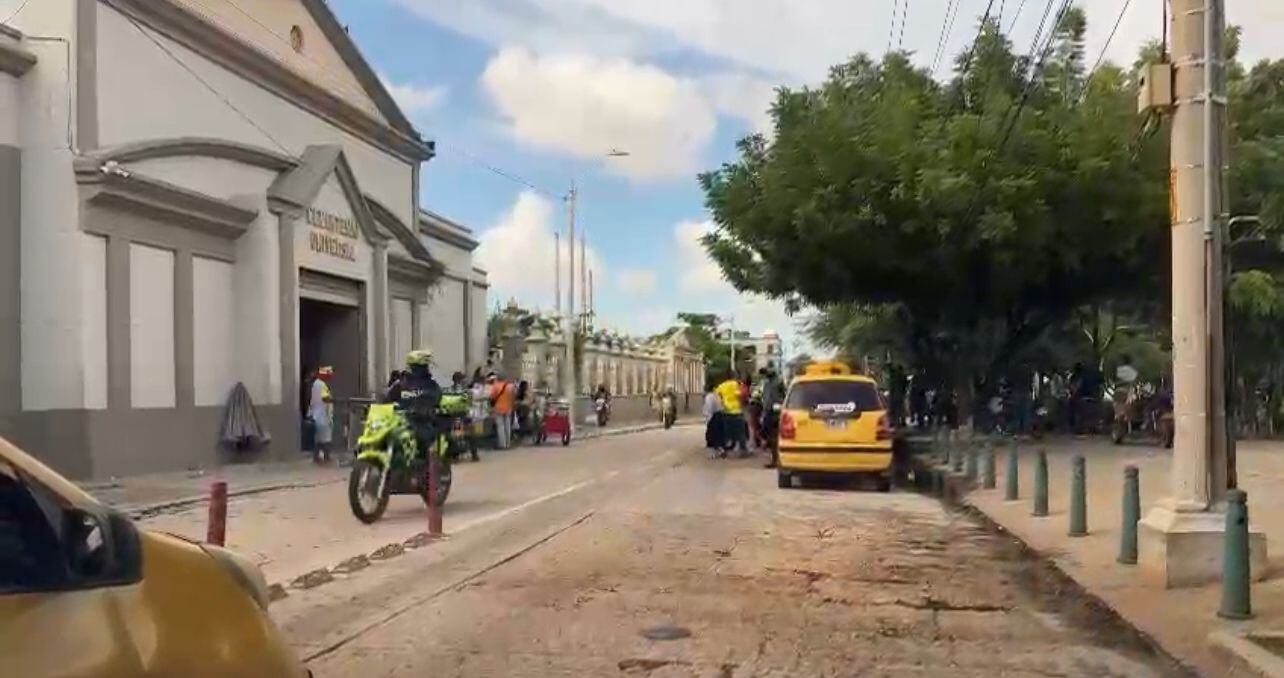 Balacera en Cementerio Universal.