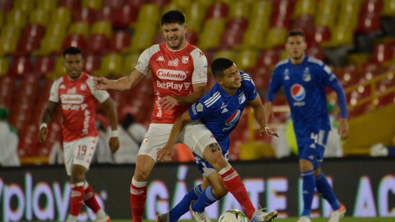 Millonarios busca reforzar su defensa y estaría pensando en uno de los últimos referentes de Santa Fe.