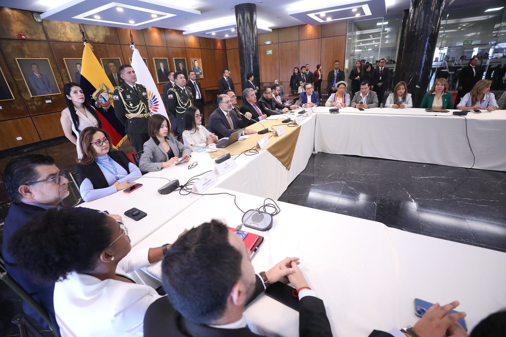 Ecuador se ve sumido en una ola de violencia sin precedentes