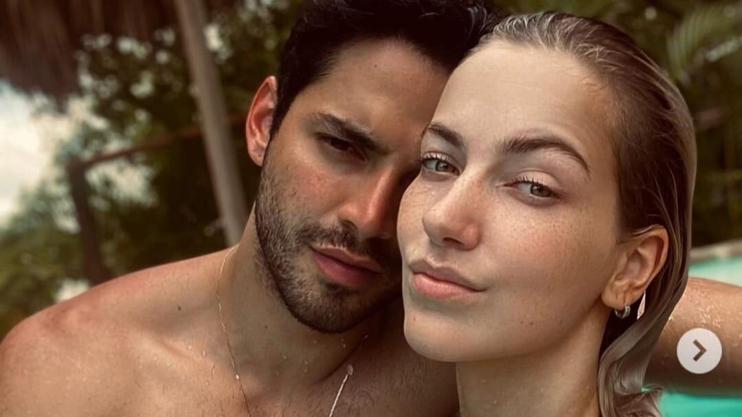 Sebastián Carvajal y su pareja