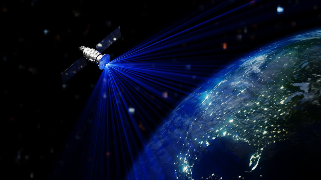 SpaceX ya tiene una amplia red de satélites en órbita (más de 9.600 Starlink actualmente).