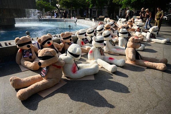 Mientras Israel parece dispuesto a invadir la Franja de Gaza en su campaña para derrotar a Hamas, el grupo militante palestino que lanzó un ataque mortal en el sur de Israel el 7 de octubre, aumentan las preocupaciones de una guerra más amplia con múltiples frentes, incluso en la frontera norte del país con Líbano.   (Foto de Leon Neal/Getty Images)