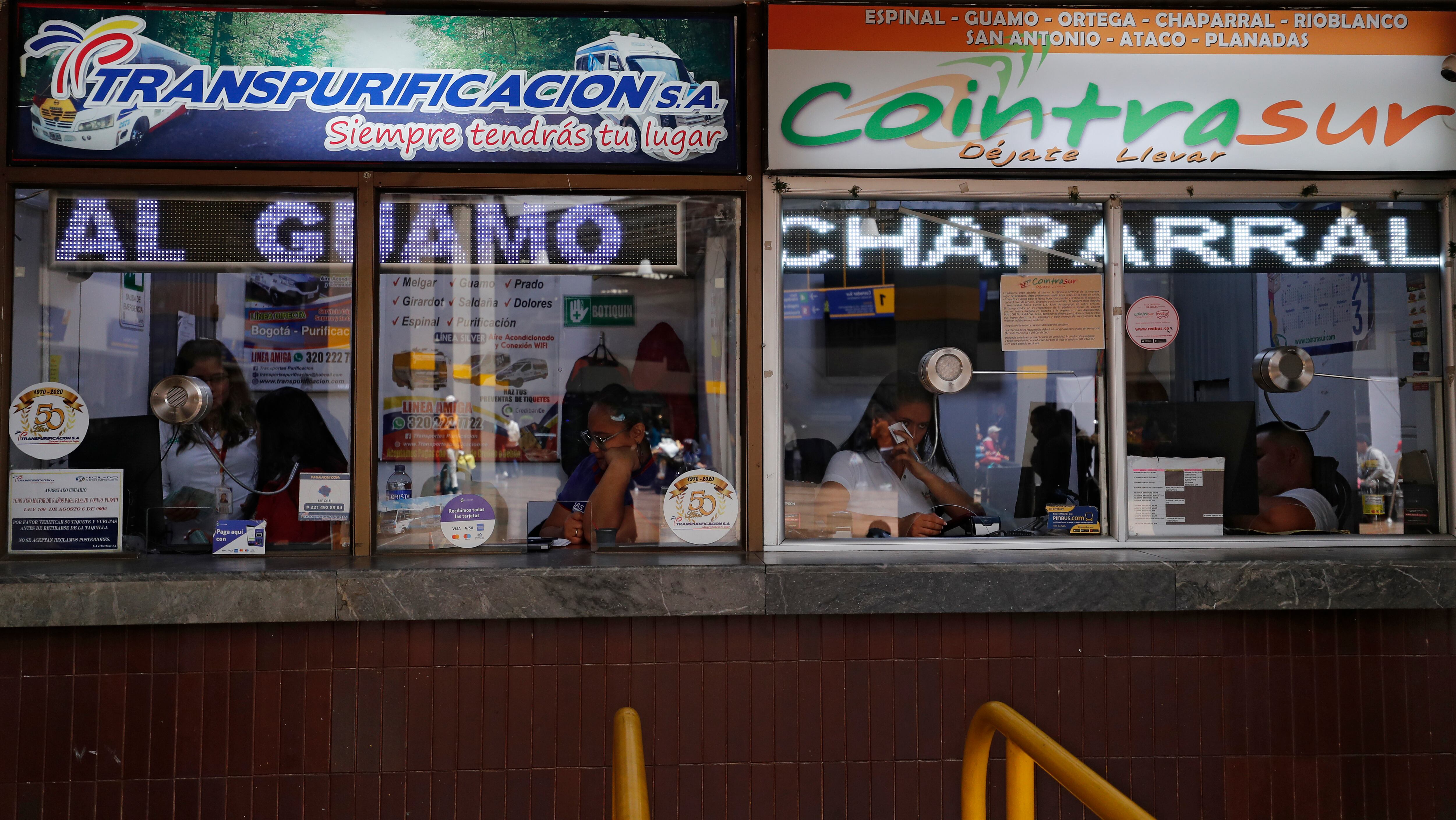 Terminal de Transporte de Bogotá  viajeros durante la temporada de Semana Santa
Bogota abril 5 del 2023
Foto Guillermo Torres Reina / Semana