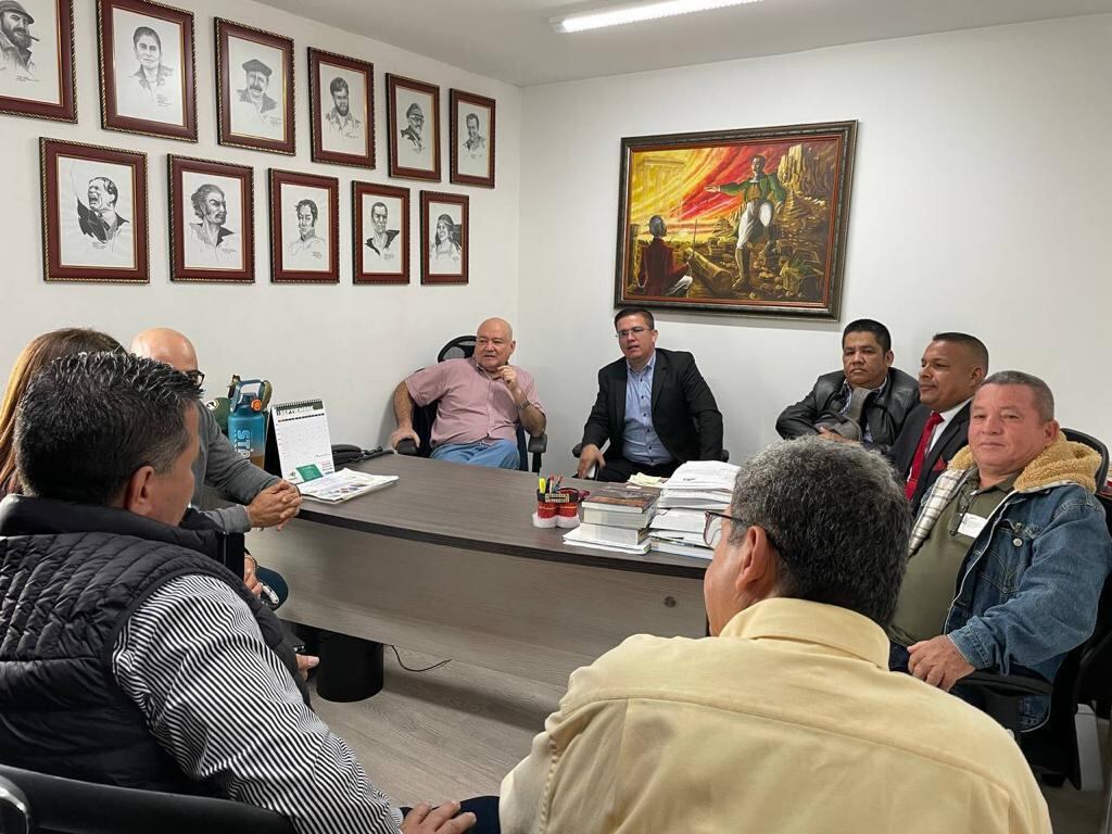 Representantes de excombatientes hicieron plantón frente al Congreso