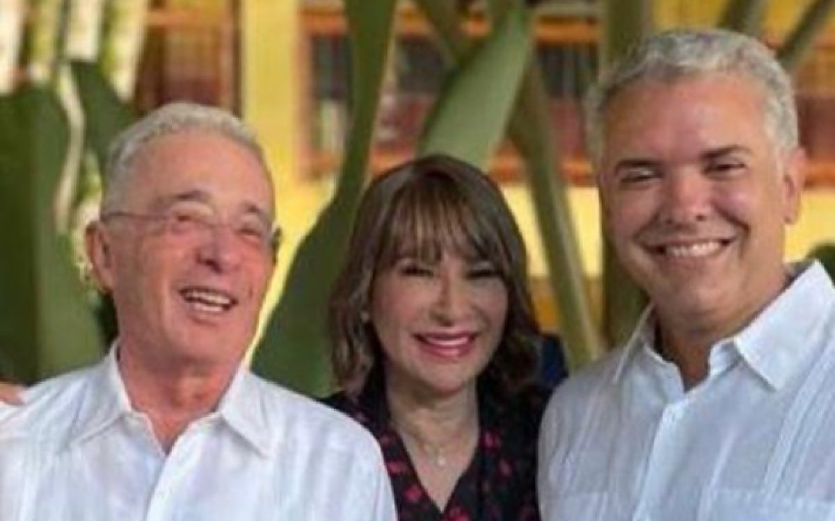 La imagen compartida en Instagram en la que aparecen el presidente Iván Duque, el expresidente Álvaro Uribe y la exministra y embajadora Alicia Arango.