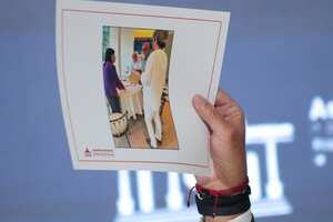 Jorge Rodríguez publicó las imágenes del encuentro entre el candidato y miembros del régimen de Nicolás Maduro