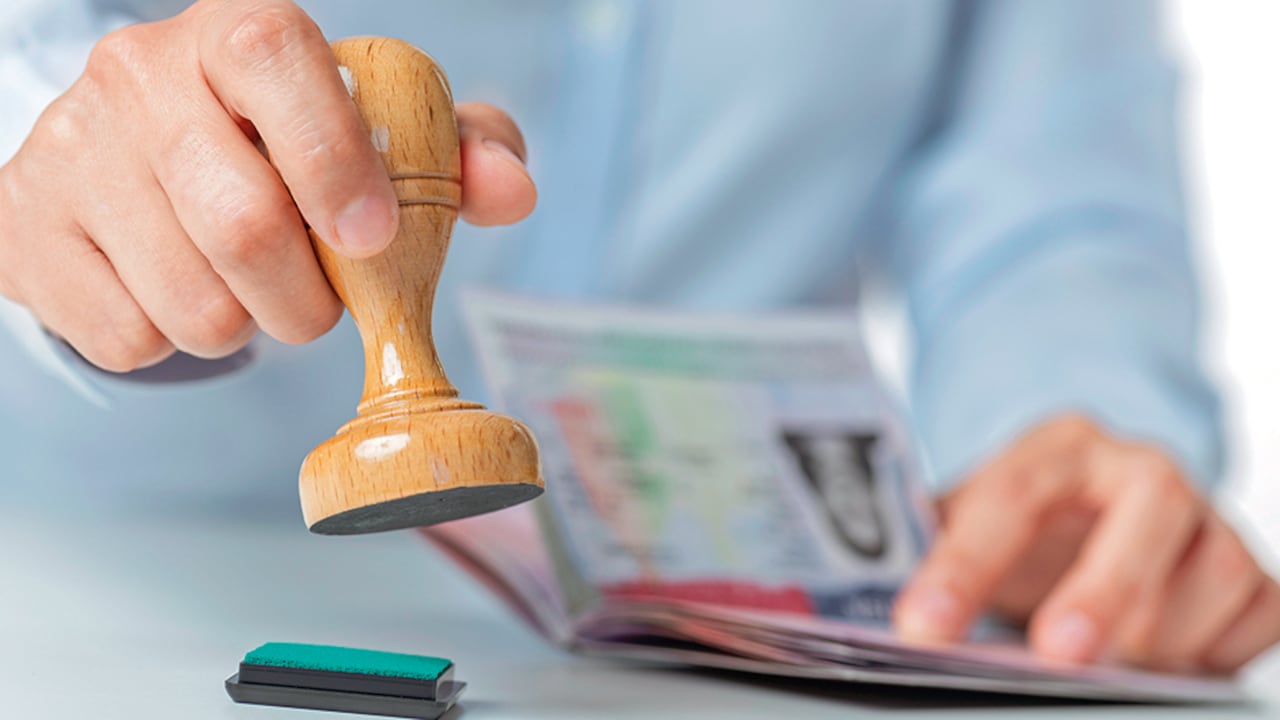 Cada mes se tramitan una 37.000 solicitudes de visa en los consulados estadounidenses.