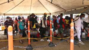 Represamiento de migrantes en Necoclí.