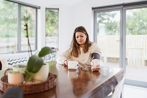La presión arterial es una causa para el desarrollo de enfermedades cardíacas.