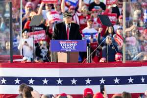 Prometió a sus seguidores que, si gana, "Estados Unidos será más grande, mejor, más audaz, más rico, más seguro y más fuerte que nunca", porque acabará con la inflación y detendrá "la invasión" de migrantes. Chip Somodevilla/Getty Images/AFP (Photo by CHIP SOMODEVILLA / GETTY IMAGES NORTH AMERICA / Getty Images via AFP)