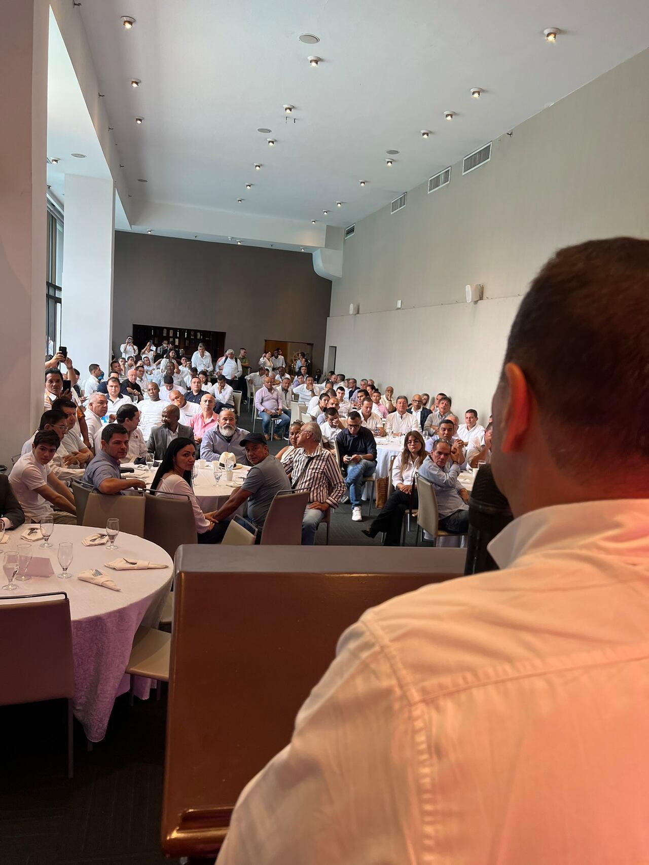 Tulio Gómez en medio del evento de lanzamiento de su campaña como gobernador.