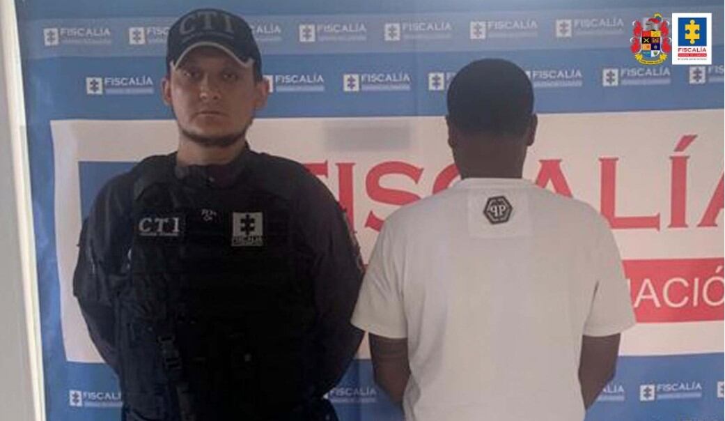 Los uniformados fueron capturados por el Cuerpo Técnico de Investigaciones y luego de recibir tres millones de pesos.