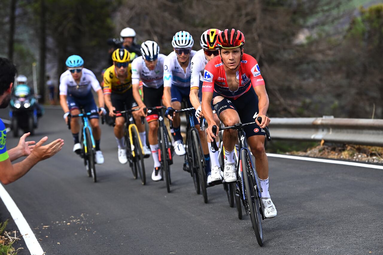 Remco Evenepoel defiende el liderato de la ronda ibérica.