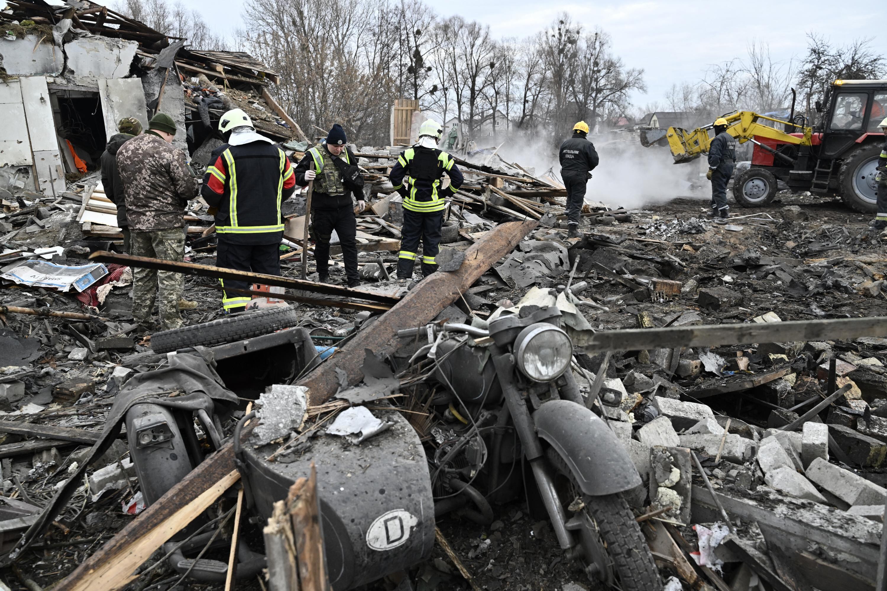 Los combates en Ucrania no cesan desde el inicio de la invasión rusa en febrero. Miles de ciudadanos han migrado por toda Europa huyendo del conflicto.