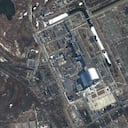 Esta imagen de satélite Maxar tomada y publicada el 10 de marzo de 2022 muestra una descripción general de la planta de energía nuclear de Chernobyl en Pripyat, Ucrania. - Moscú y Kiev están "listos para trabajar" con el organismo de control atómico de la ONU para garantizar la seguridad nuclear, dijo su jefe el 10 de marzo, ya que Ucrania ha perdido "todas las comunicaciones" con la planta de energía nuclear de Chernobyl. (Foto por Imagen satelital 2022 Maxar Technologies / AFP) / RESTRINGIDO A USO EDITORIAL - CRÉDITO OBLIGATORIO "FOTO AFP / Imagen satelital 2022 Maxar Technologies" - SIN MARKETING - SIN CAMPAÑAS PUBLICITARIAS - DISTRIBUIDO COMO SERVICIO A CLIENTES - LA MARCA DE AGUA NO PUEDE SE QUITARÁ/RECORTARÁ / LA MARCA DE AGUA NO SE PUEDE QUITAR/RECORTAR