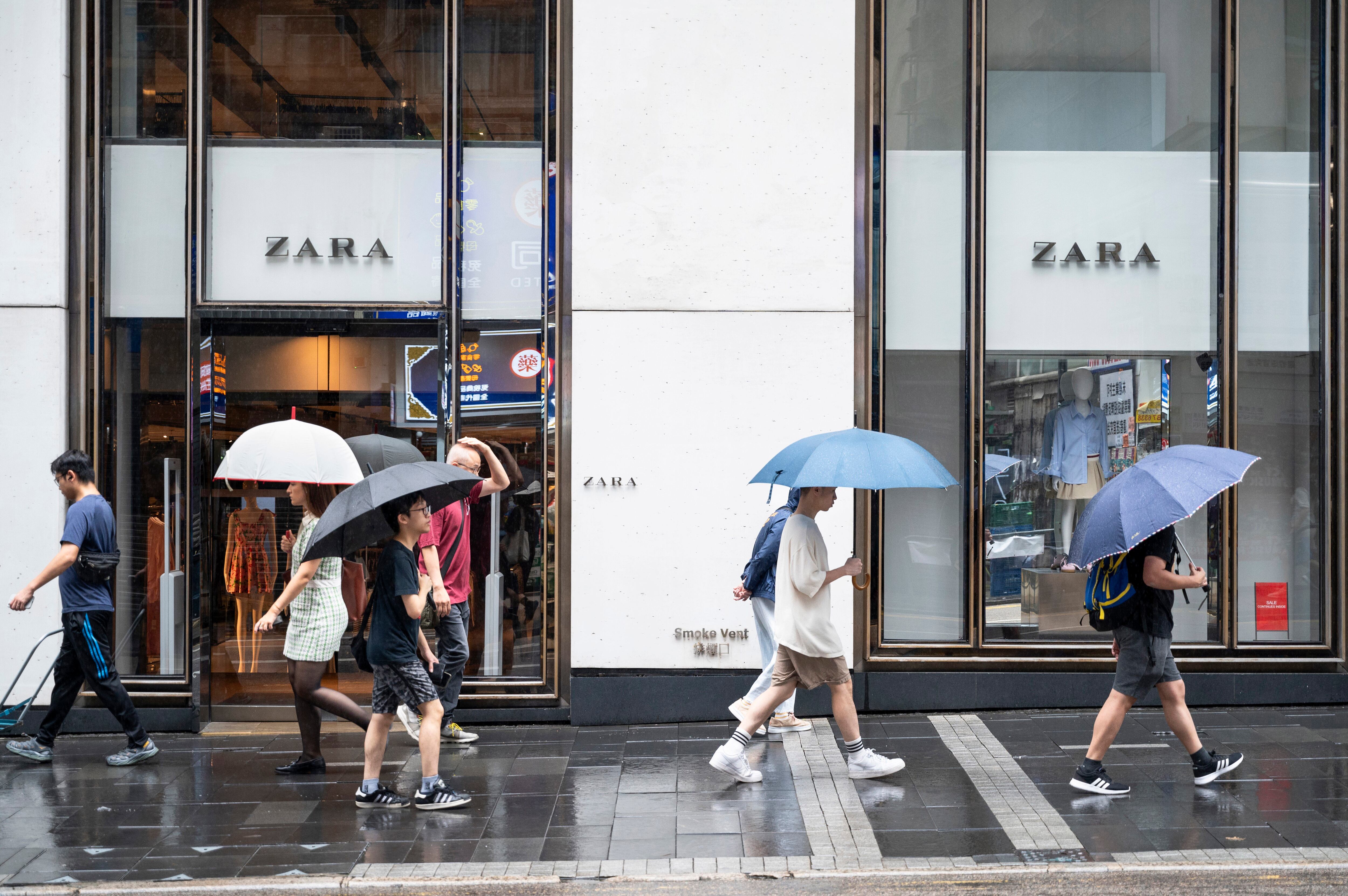 Zara lanza una ambiciosa campaña protagonizada por Steven Meisel, uno de los fotógrafos más influyentes del siglo XX, como tributo a la creatividad que siempre ha definido su evolución.