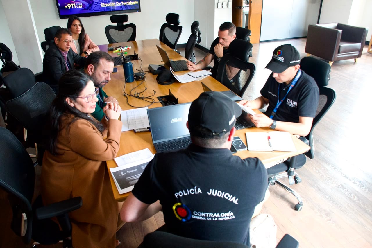 Visita de la Contraloría General al Ministerio de Hacienda