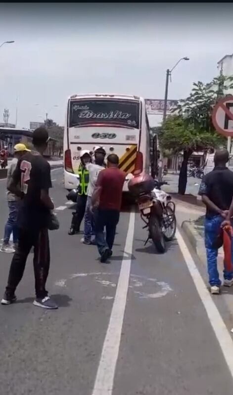 Agresión a un agente de tránsito en Cali.