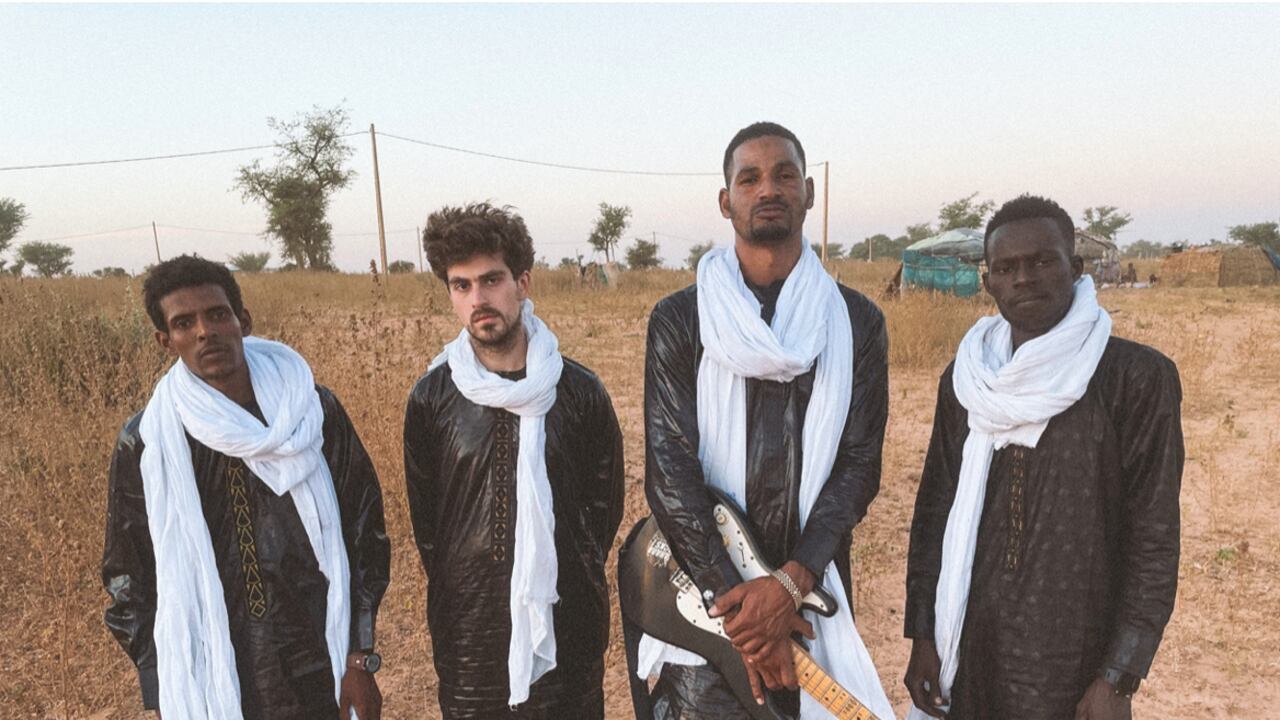 Mdou, Mikey, Ahmoudou y Souleymane de Mdou Moctar