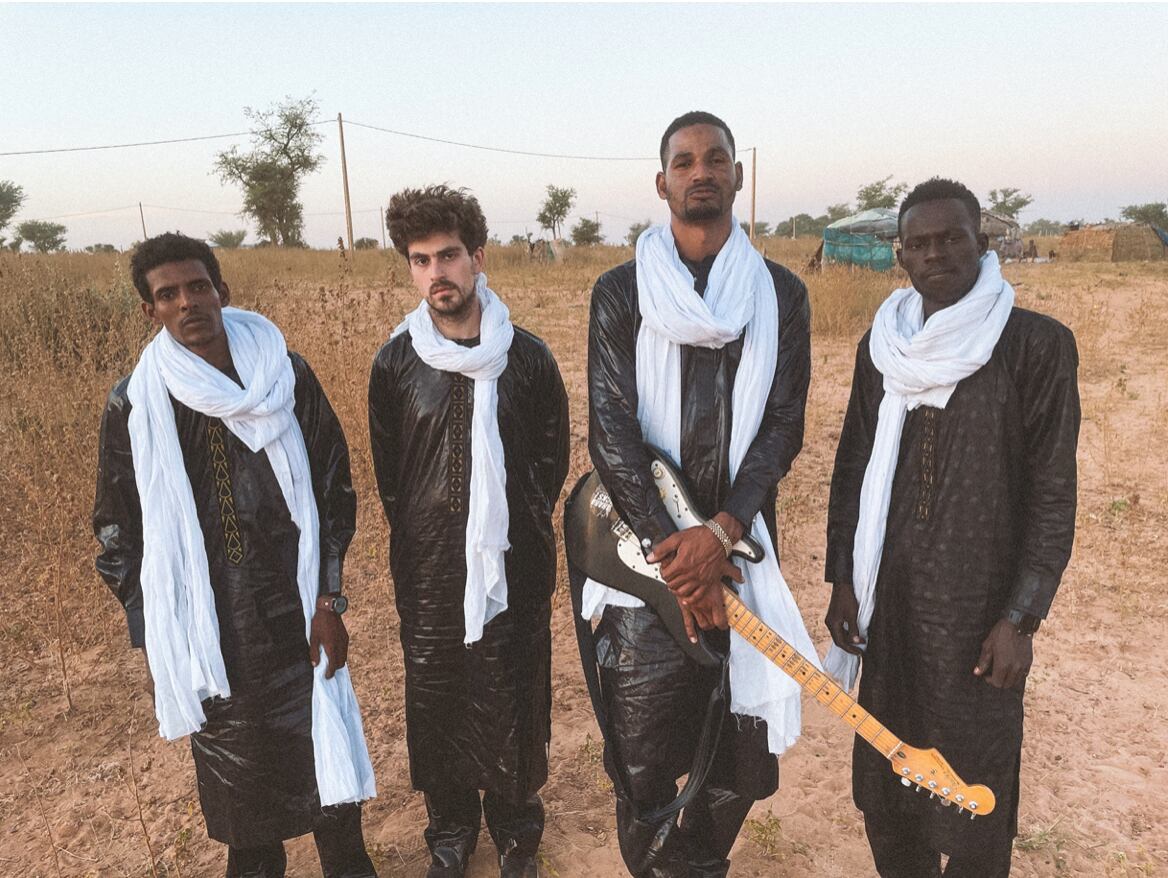 Mdou, Mikey, Ahmoudou y Souleymane de Mdou Moctar