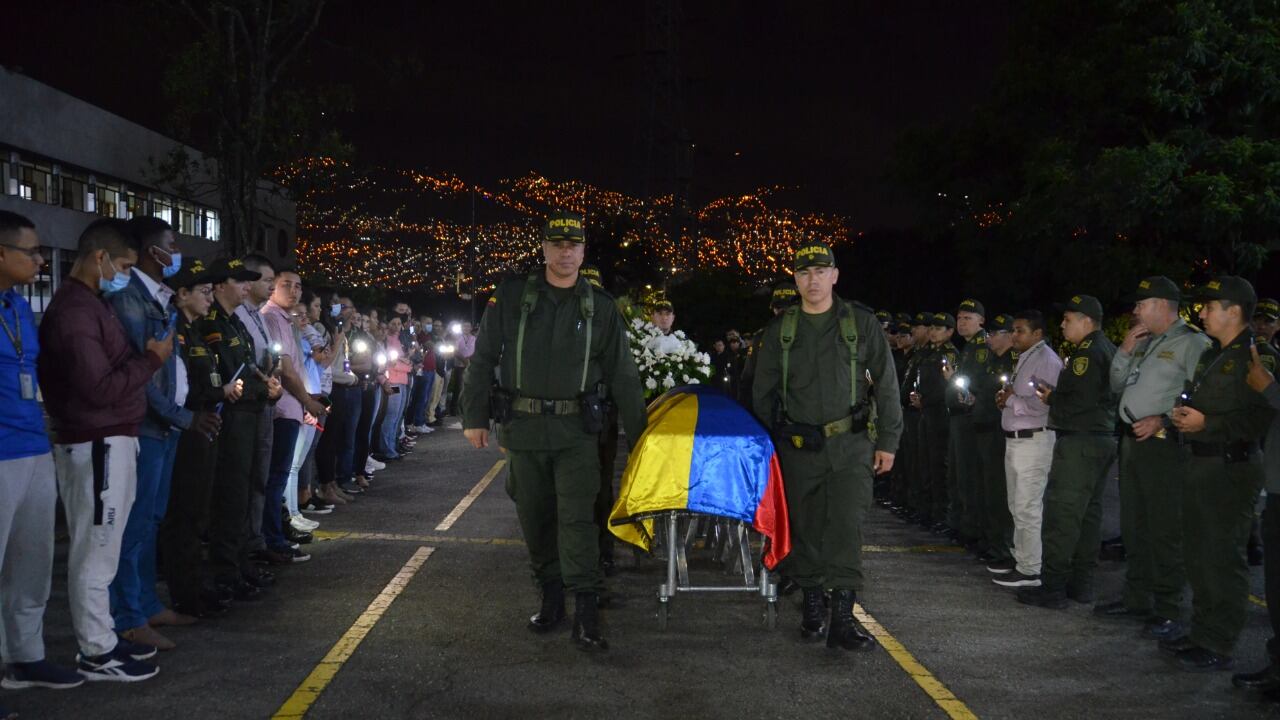Honores a policía asesinada en Santa Fe de Antioquia.