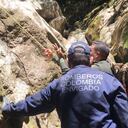 Labores de rescate del cadáver de la senderista.