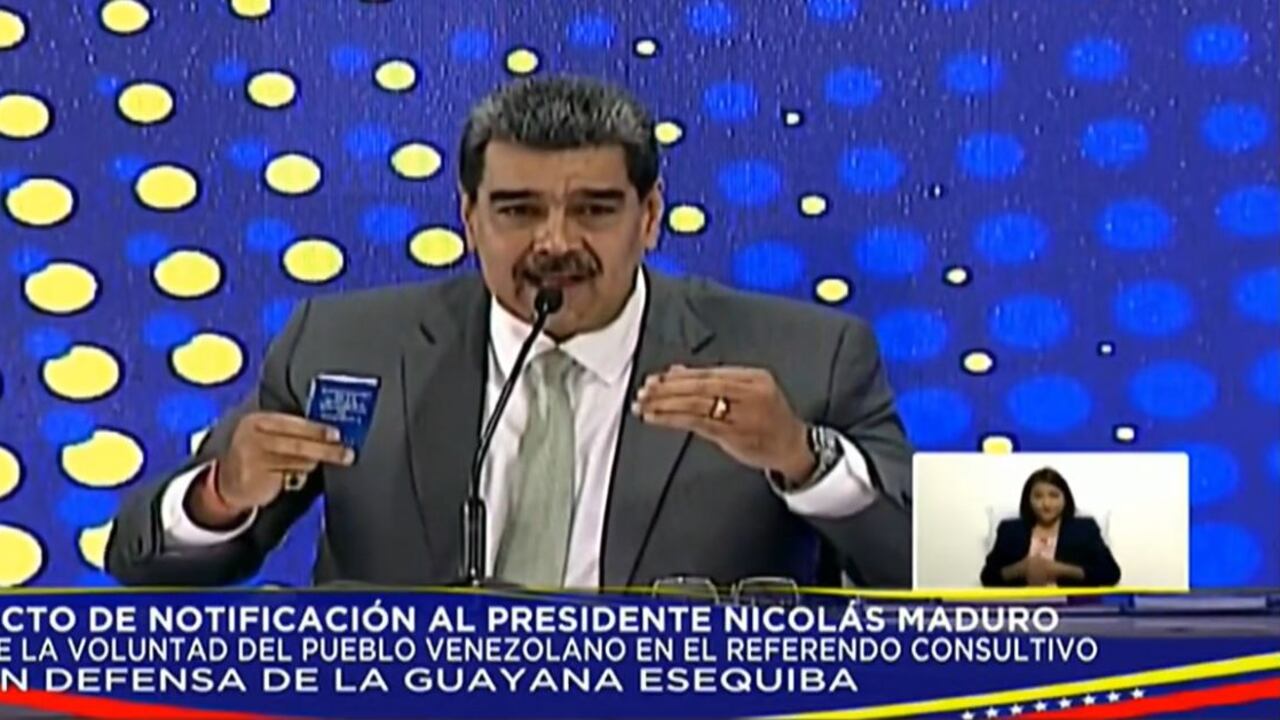 El presidente de Venezuela, Nicolás Maduro, interviene en el acto del CNE