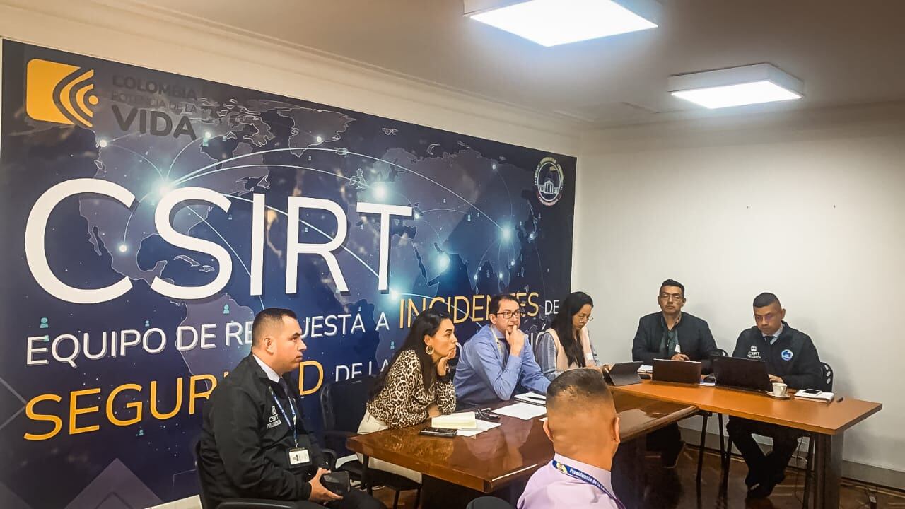 La empresa proveedora de servicio se comprometió con las entidades públicas afectadas a definir una fecha estimada para la restauración de los servicios y los tiempos de respuesta para el acceso a las copias de respaldo, una vez se compruebe que no existe ninguna vulnerabilidad.