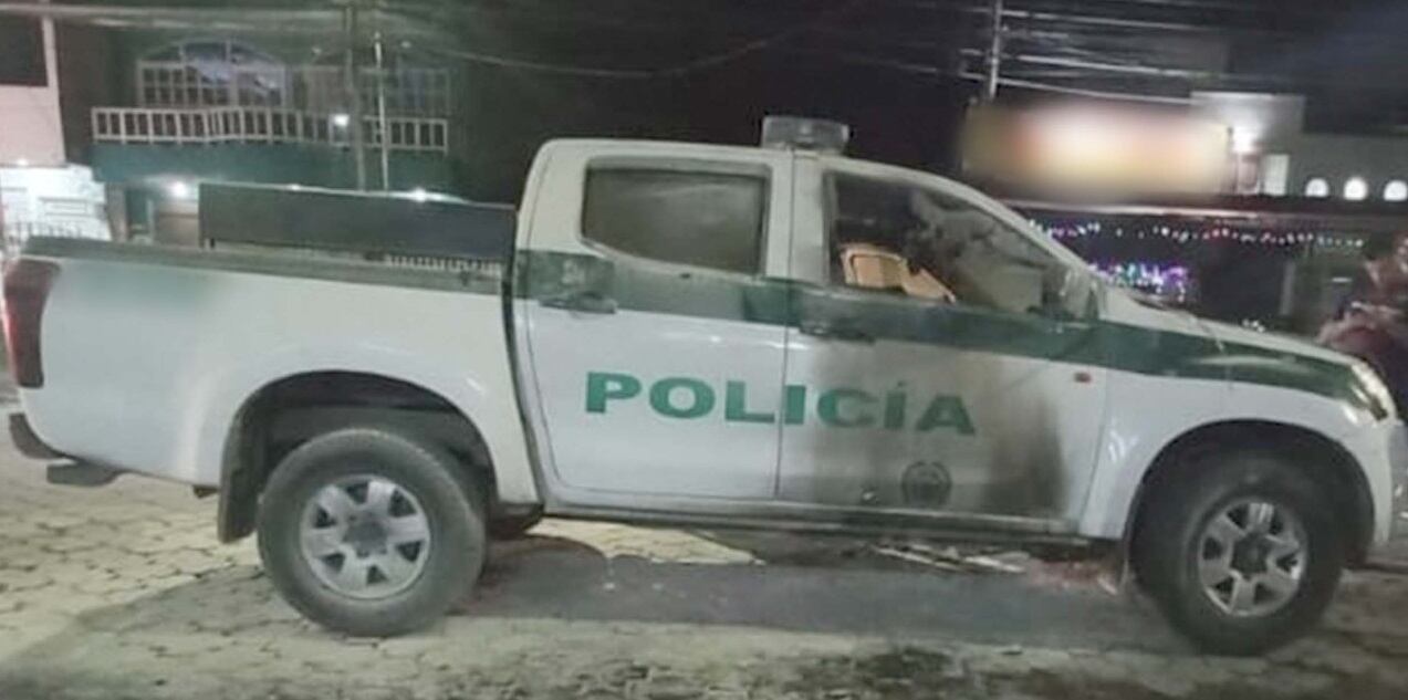 Así quedó la camioneta luego del intento de incineración.