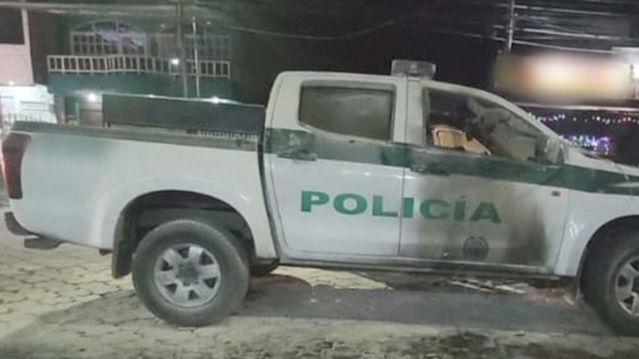 Así quedó la camioneta luego del intento de incineración.