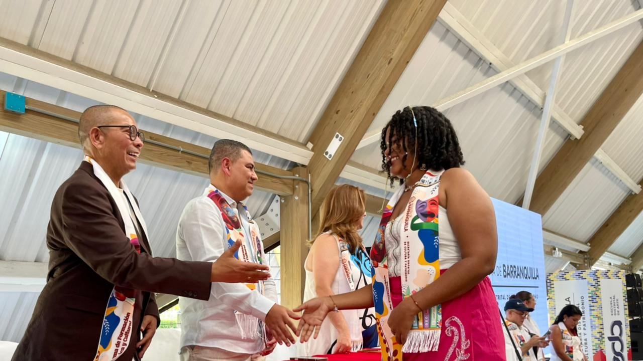 120 estudiantes recibieron su certificación por parte de la Secretaría de Cultura.